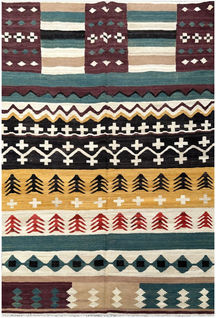 Antique Handwoven Kilim Rug - Willow, a blend of tradition and elegance.