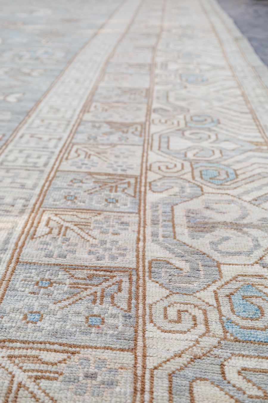 DONCASTER - Khotan Rug - 393cm x 595cm (12'x20')