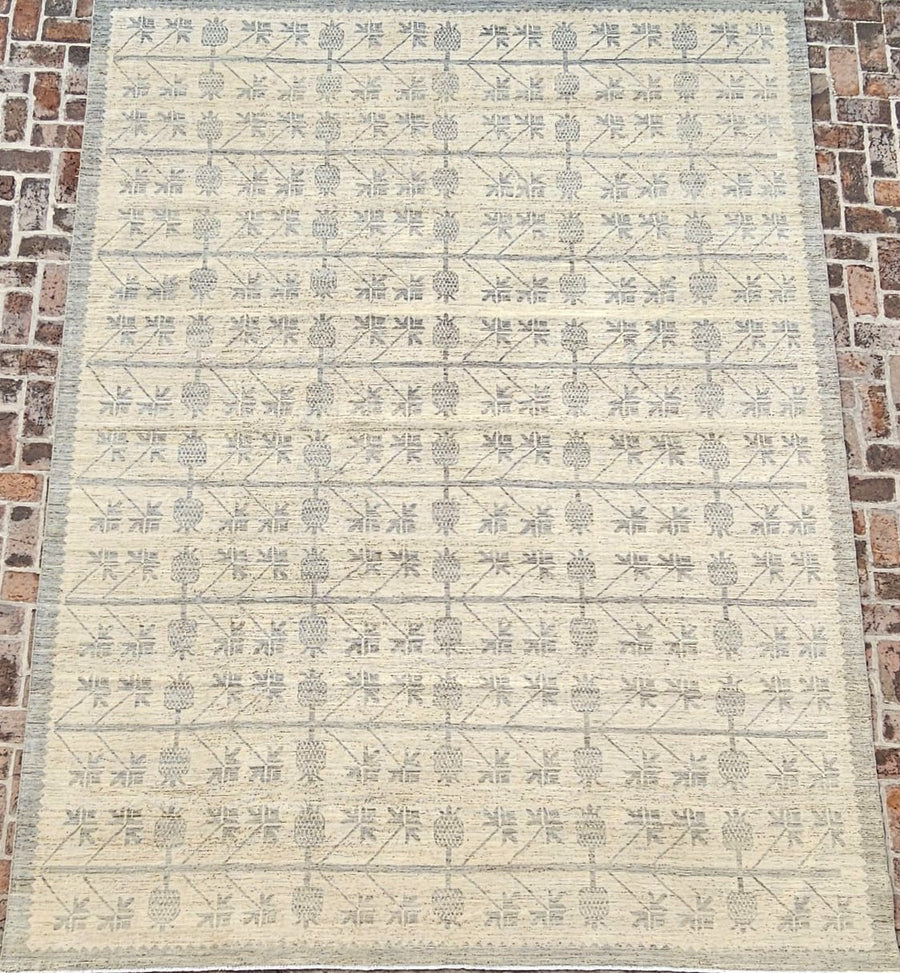 RUNNYMEDE - Khotan Rug - 326cm x 405cm (10'x14')