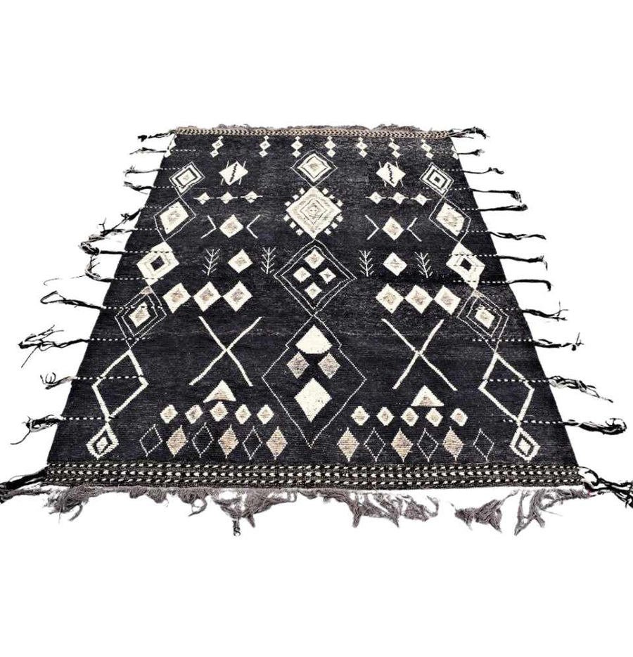 Vintage Handwoven Kilim Rug - Naghma, a symbol of cultural elegance.