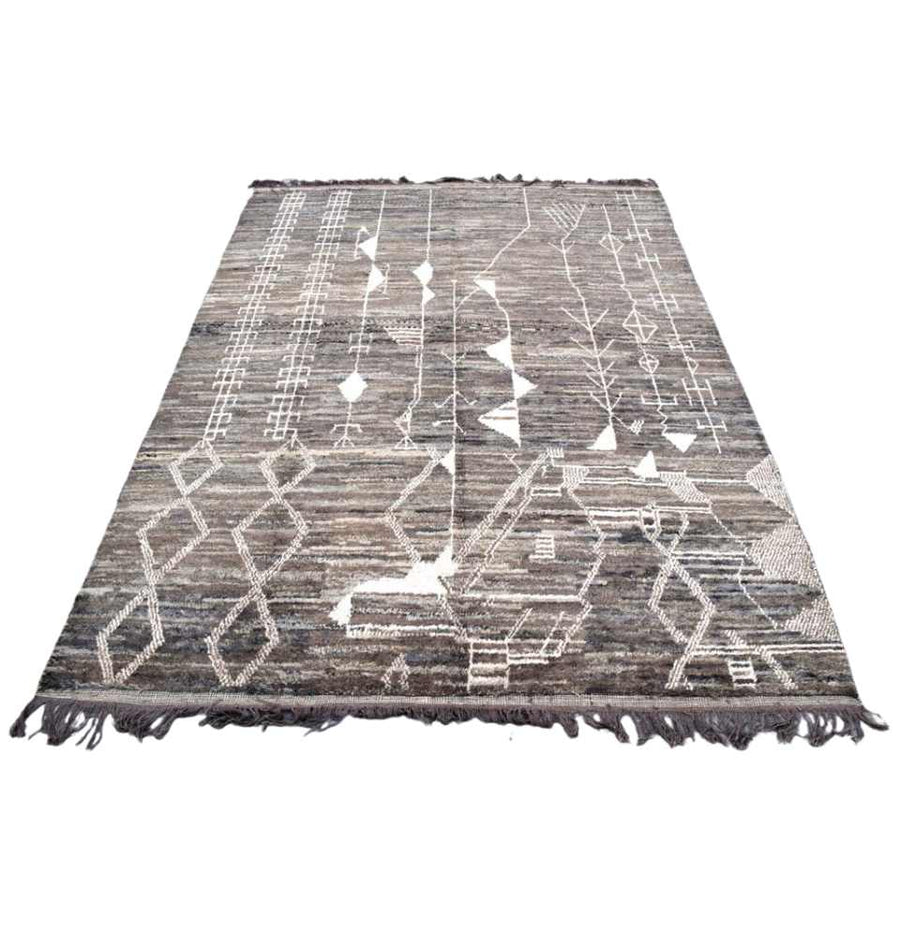 Vintage Handwoven Kilim Rug - Fawzia, a fusion of tradition and elegance.