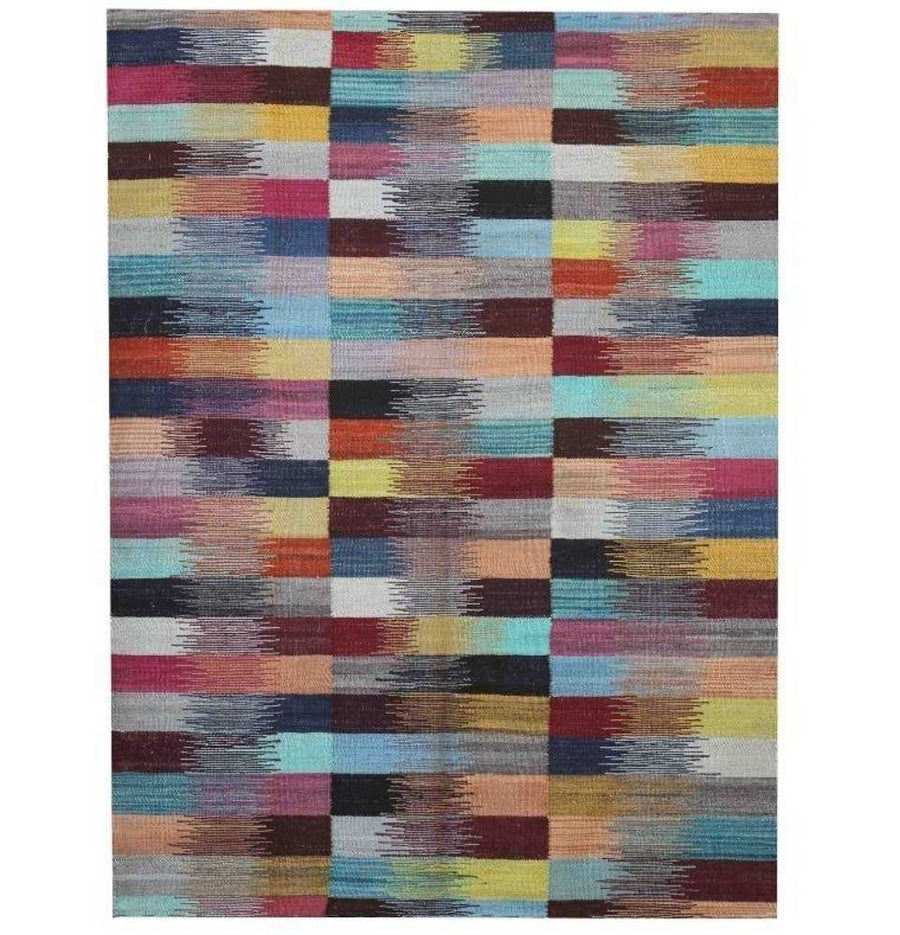 Antique Handwoven Kilim Rug - Nahyan, a blend of tradition and elegance.