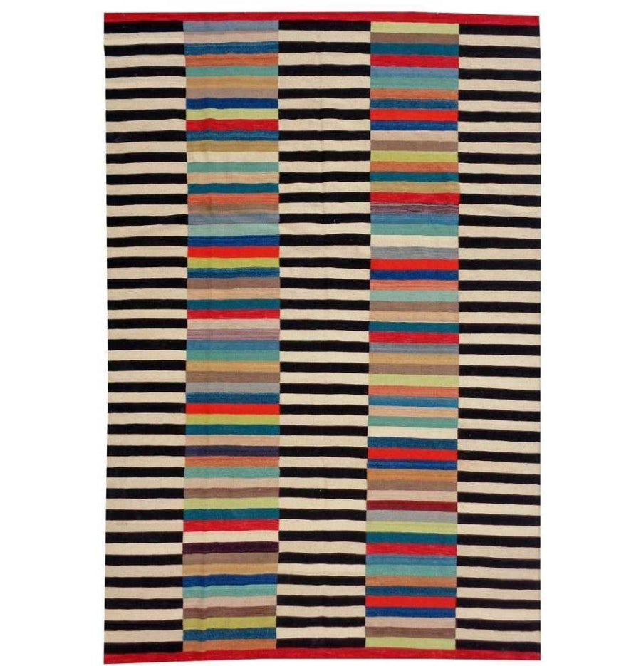 Vintage Handwoven Kilim Rug - Shimmy, a fusion of tradition and allure.