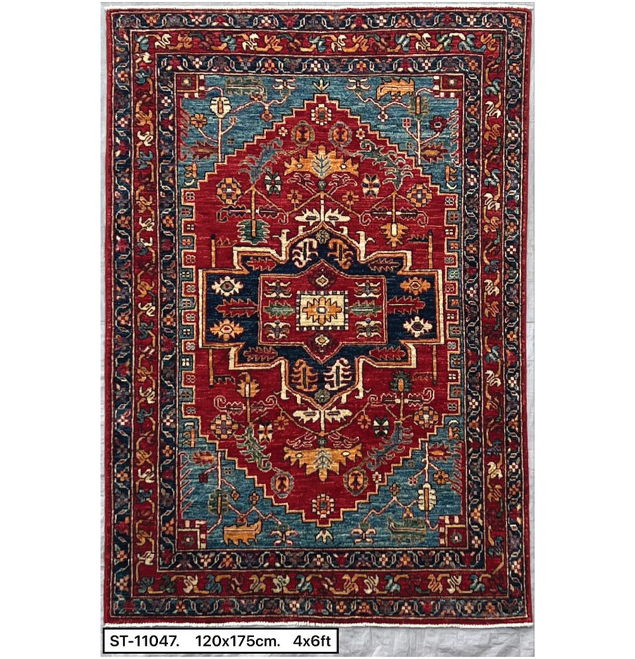 Vintage Hand-Knotted Heriz Serapi Rug - Aryana, an embodiment of classic opulence.